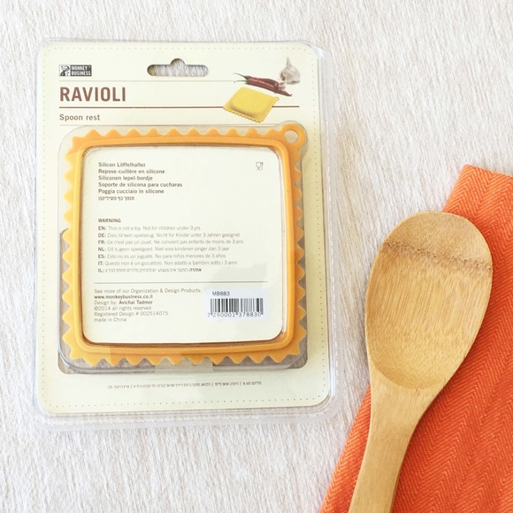 Cute & Fun DUO – Ravioli Spoon Rest & Smiling Strainer Spoon - Picture 6 of 14